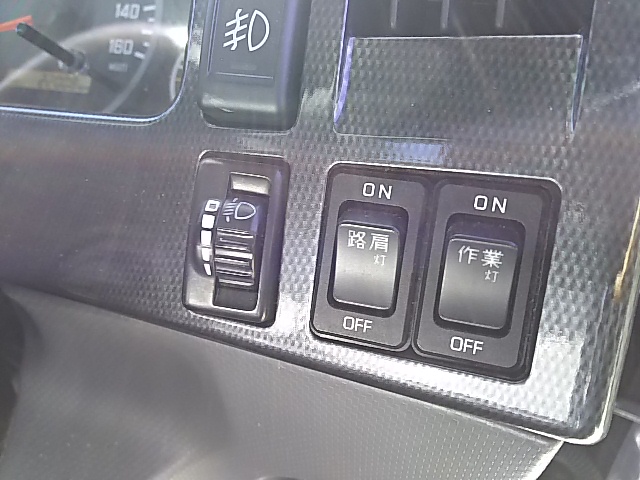 いすゞエルフ平ボディ小型（2t・3t）[写真24]