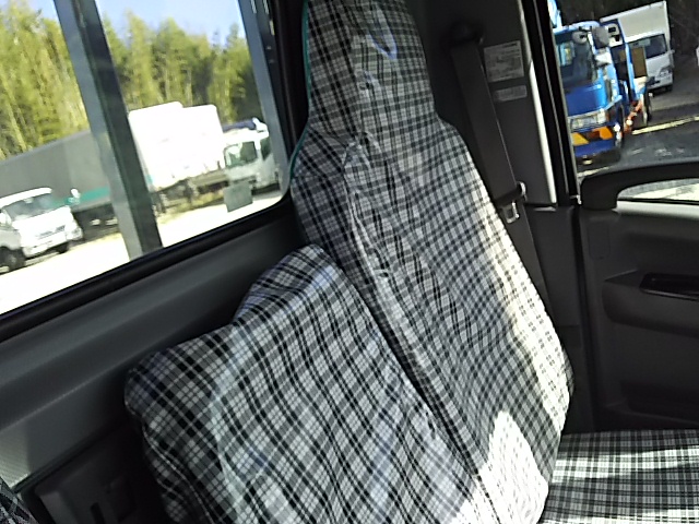 いすゞエルフ平ボディ小型（2t・3t）[写真32]