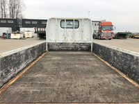 三菱ふそうキャンター平ボディ小型（2t・3t）[写真11]