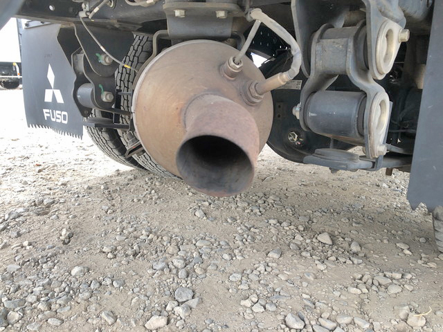 三菱ふそうキャンター平ボディ小型（2t・3t）[写真18]