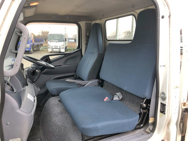 三菱ふそうキャンター平ボディ小型（2t・3t）[写真31]