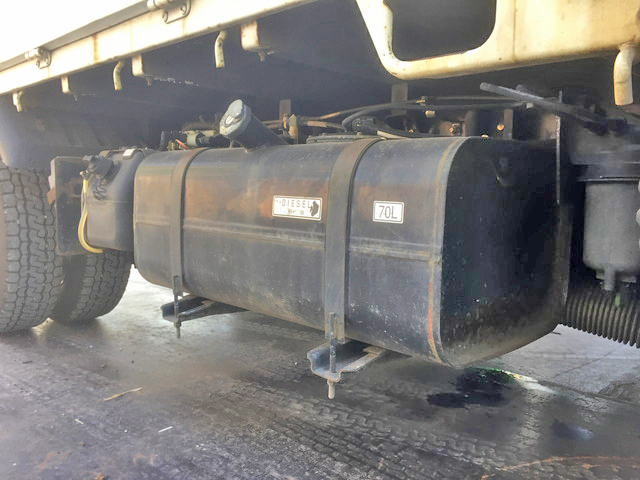 三菱ふそうキャンター平ボディ小型（2t・3t）[写真12]