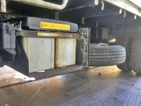 三菱ふそうキャンター平ボディ小型（2t・3t）[写真13]