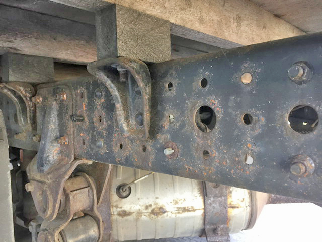 三菱ふそうキャンター平ボディ小型（2t・3t）[写真19]