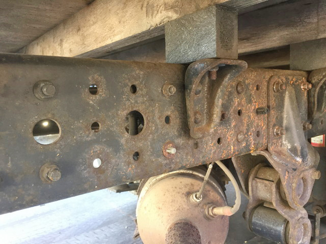 三菱ふそうキャンター平ボディ小型（2t・3t）[写真20]