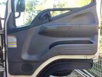 三菱ふそうキャンター平ボディ小型（2t・3t）[写真28]