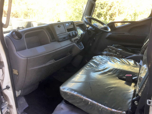 三菱ふそうキャンター平ボディ小型（2t・3t）[写真29]