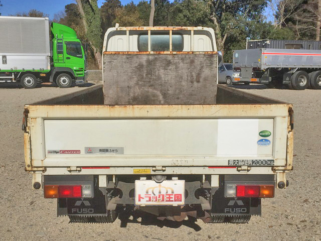 三菱ふそうキャンター平ボディ小型（2t・3t）[写真07]