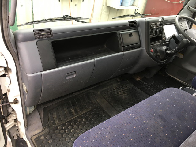 三菱ふそうキャンタークレーン3段小型（2t・3t）[写真35]