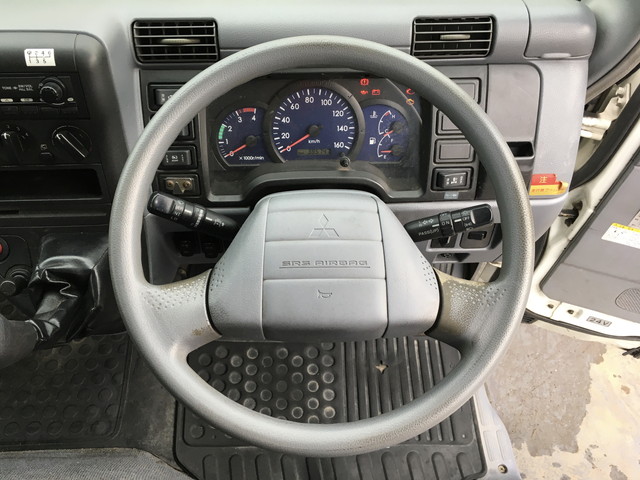 三菱ふそうキャンタークレーン3段小型（2t・3t）[写真38]