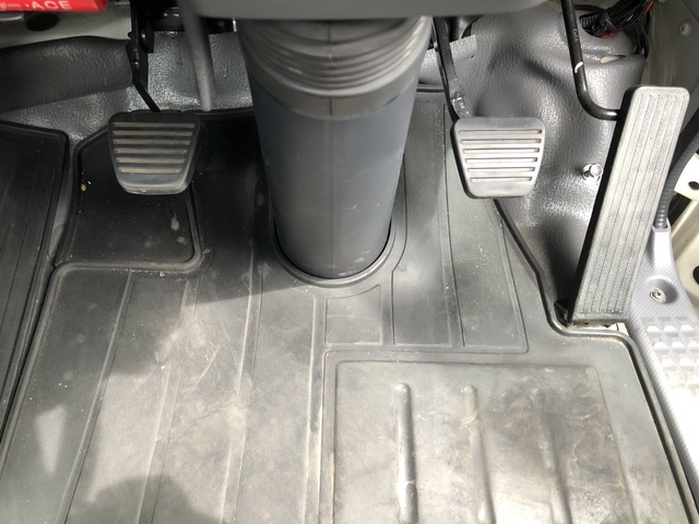 いすゞエルフセーフティローダー小型（2t・3t）[写真36]