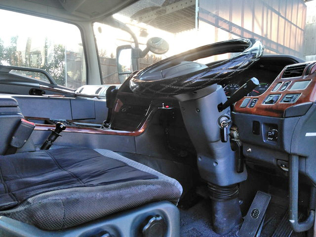 三菱ふそうスーパーグレートダンプ大型（10t）[写真34]