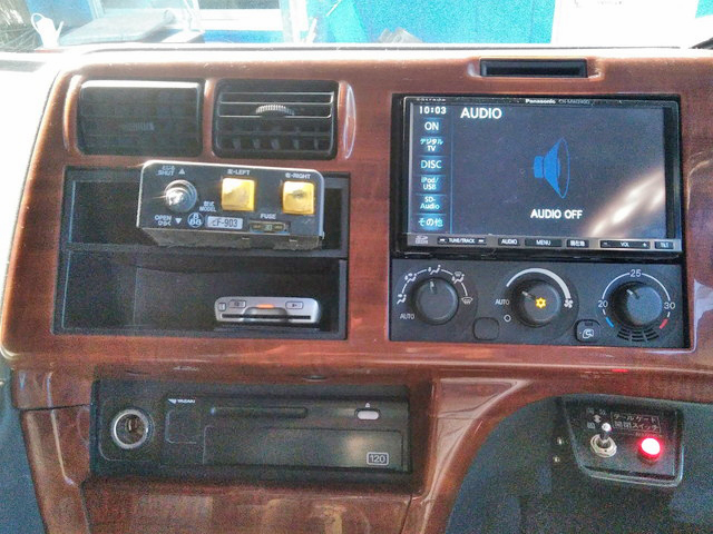 三菱ふそうスーパーグレートダンプ大型（10t）[写真37]