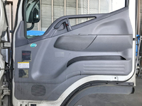 三菱ふそうキャンターアルミウイング小型（2t・3t）[写真26]