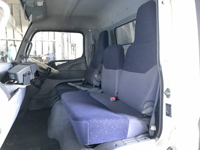 三菱ふそうキャンターアルミウイング小型（2t・3t）[写真29]