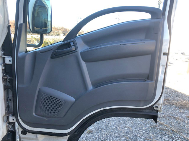 いすゞエルフアルミバン小型（2t・3t）[写真31]
