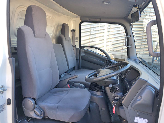 いすゞエルフアルミバン小型（2t・3t）[写真34]