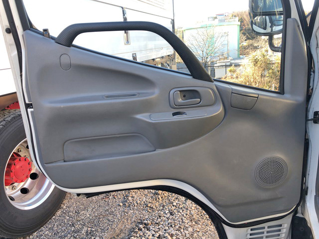 日野デュトロ平ボディ小型（2t・3t）[写真25]
