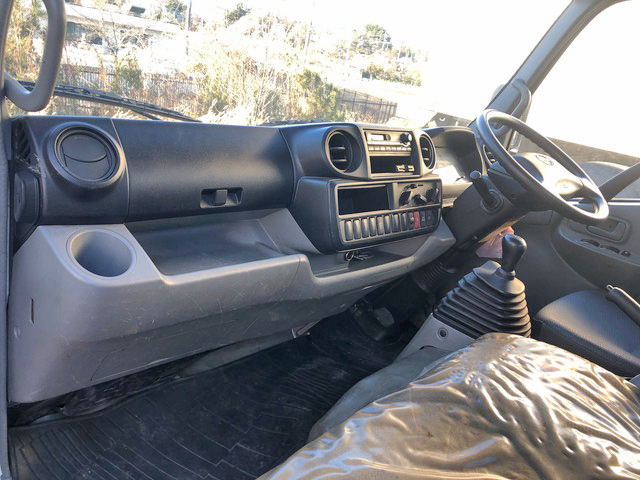 日野デュトロ平ボディ小型（2t・3t）[写真30]