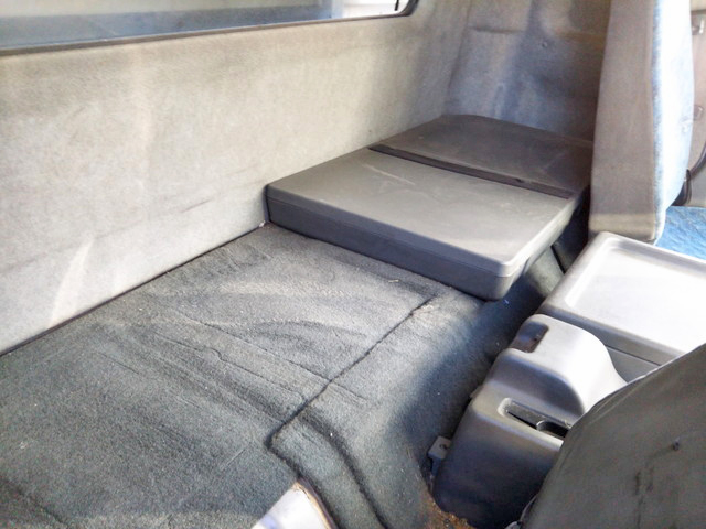 三菱ふそうファイターアルミブロック中型（4t）[写真32]