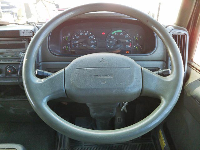 三菱ふそうファイターアルミブロック中型（4t）[写真34]