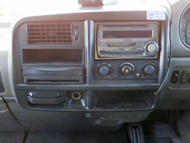 三菱ふそうファイターアルミブロック中型（4t）[写真35]