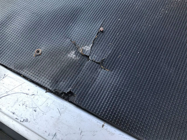 トヨタトヨエース平ボディ小型（2t・3t）[写真17]