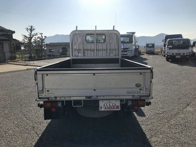 トヨタトヨエース平ボディ小型（2t・3t）[写真09]