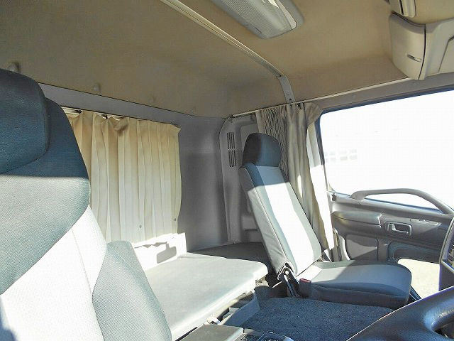 日野プロフィアダンプ大型（10t）[写真32]