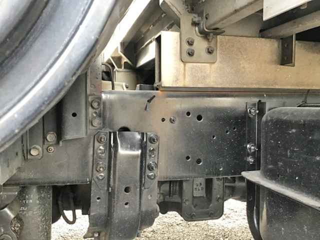 いすゞフォワードアルミウイング中型（4t）[写真16]