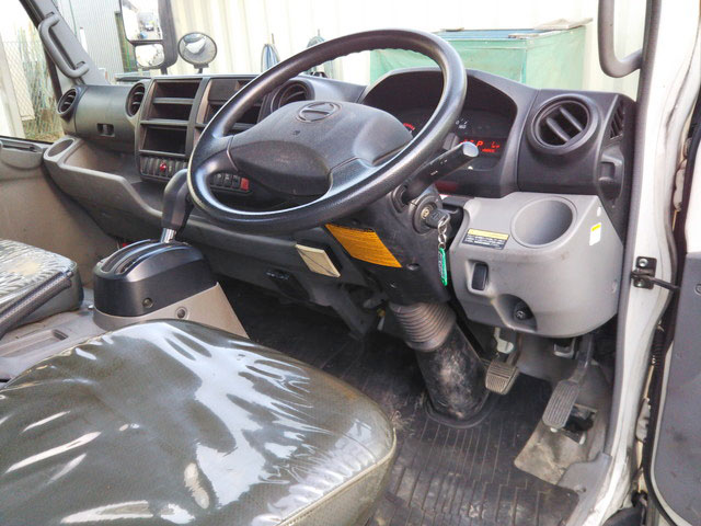 日野デュトロクレーン4段小型（2t・3t）[写真34]