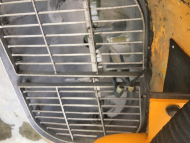 いすゞエルフコンクリートポンプ車小型（2t・3t）[写真15]