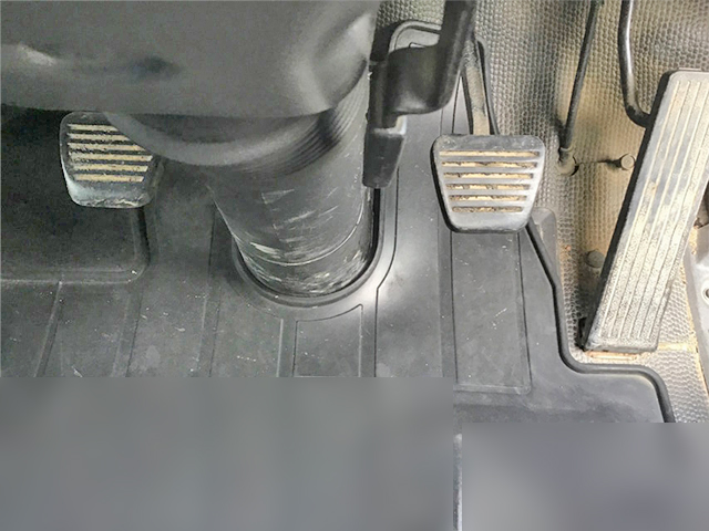 いすゞエルフコンクリートポンプ車小型（2t・3t）[写真27]