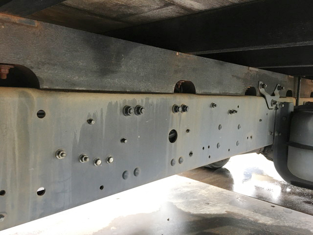 三菱ふそうファイター平ボディ中型（4t）[写真13]