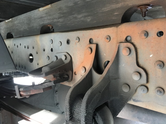 三菱ふそうファイター平ボディ中型（4t）[写真14]