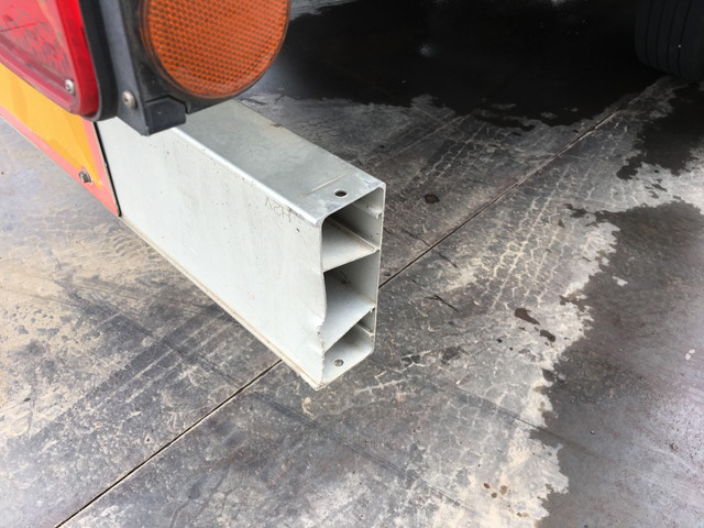 三菱ふそうファイター平ボディ中型（4t）[写真17]