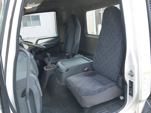 三菱ふそうファイター平ボディ中型（4t）[写真26]