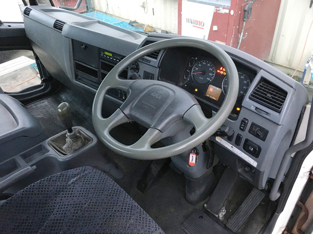 三菱ふそうファイター平ボディ中型（4t）[写真30]