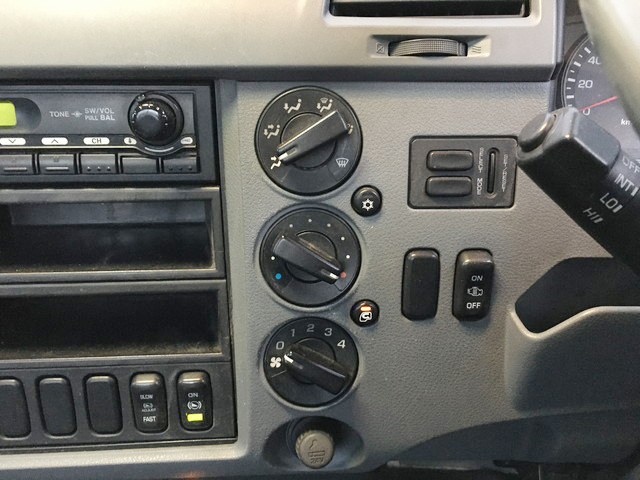 三菱ふそうファイター平ボディ中型（4t）[写真32]