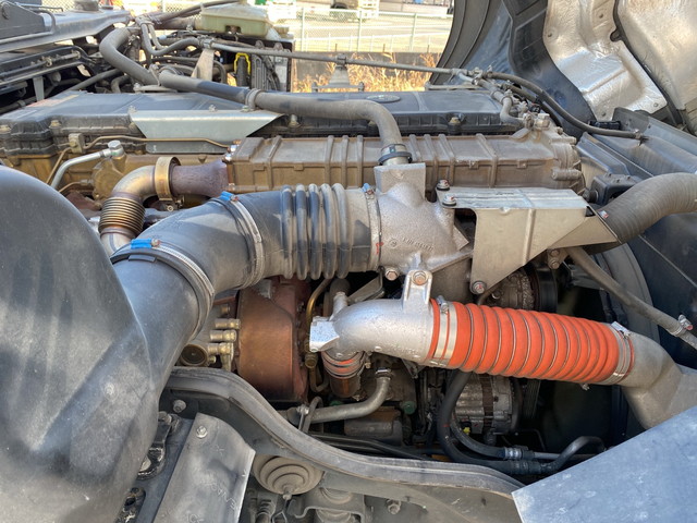 三菱ふそうスーパーグレートトレーラーヘッド（トラクターヘッド）大型（10t）[写真22]