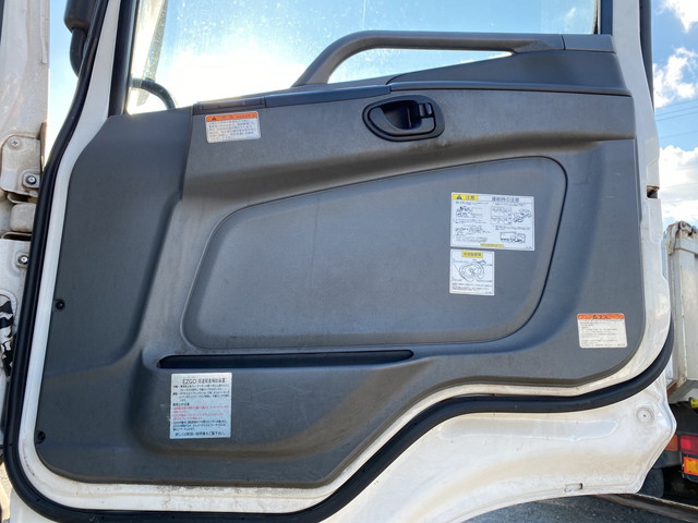 三菱ふそうスーパーグレートトレーラーヘッド（トラクターヘッド）大型（10t）[写真26]