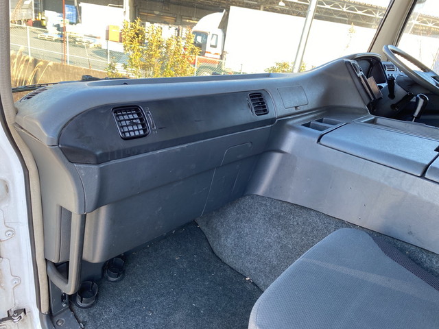 三菱ふそうスーパーグレートトレーラーヘッド（トラクターヘッド）大型（10t）[写真30]