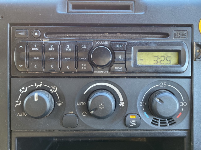 三菱ふそうスーパーグレートトレーラーヘッド（トラクターヘッド）大型（10t）[写真37]