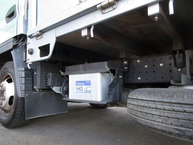 三菱ふそうキャンター平ボディ小型（2t・3t）[写真17]