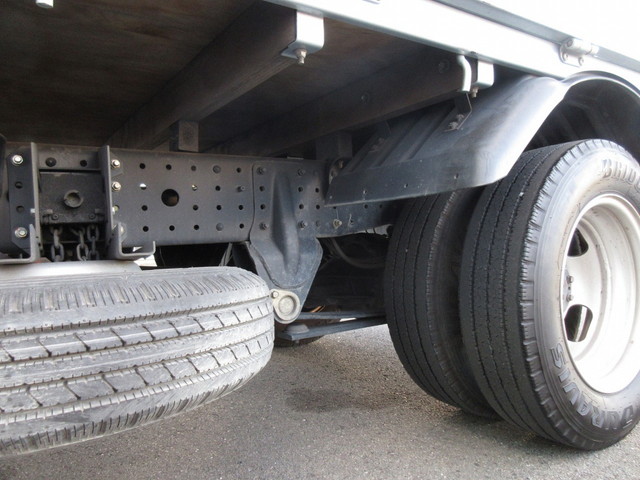 三菱ふそうキャンター平ボディ小型（2t・3t）[写真18]