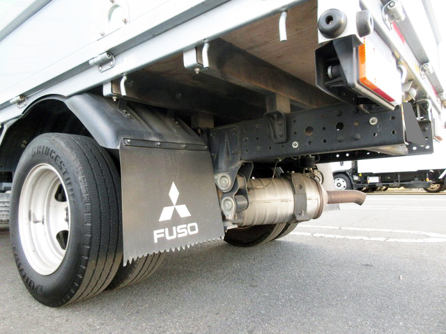 三菱ふそうキャンター平ボディ小型（2t・3t）[写真19]