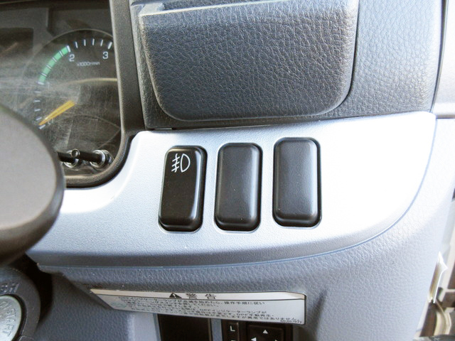 三菱ふそうキャンター平ボディ小型（2t・3t）[写真27]