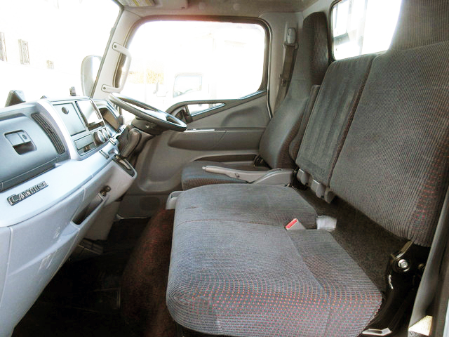 三菱ふそうキャンター平ボディ小型（2t・3t）[写真34]