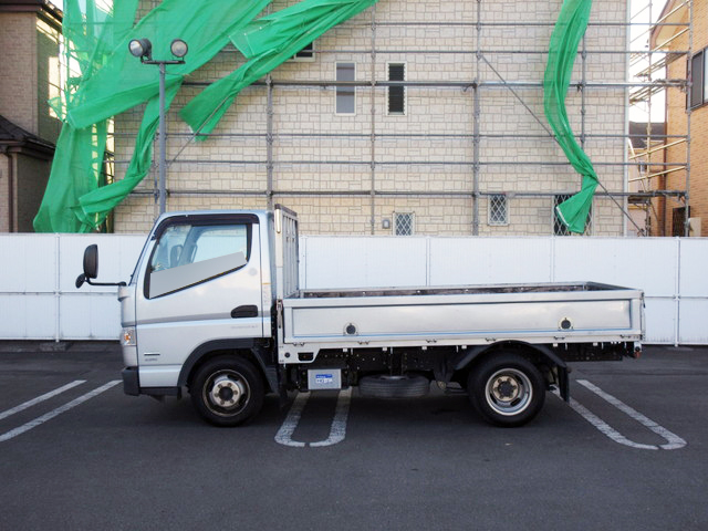 三菱ふそうキャンター平ボディ小型（2t・3t）[写真05]