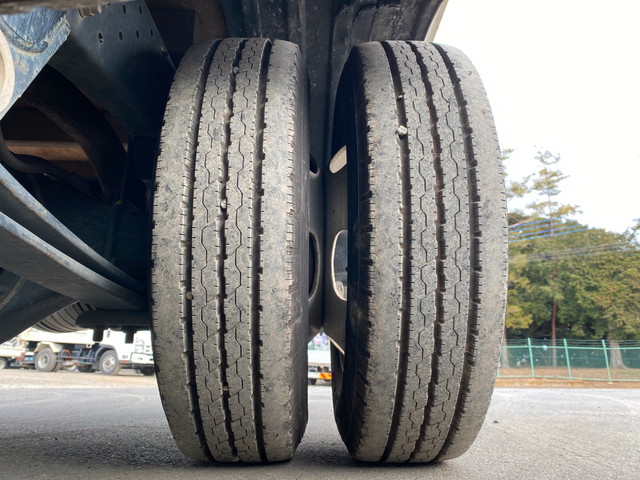 三菱ふそうキャンター平ボディ小型（2t・3t）[写真19]